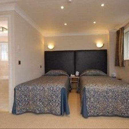 Barn Hotel London Ruislip Phòng bức ảnh