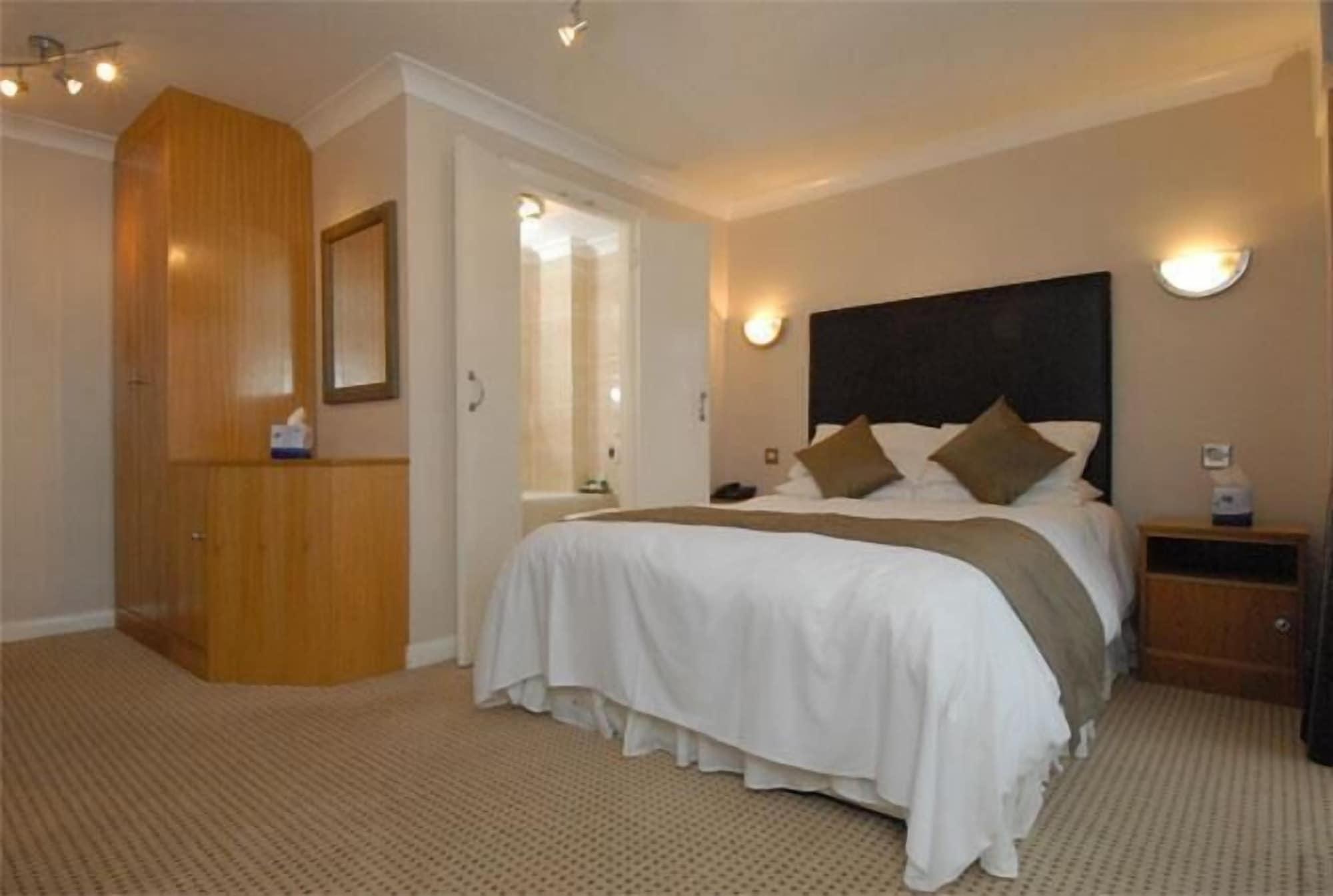 Barn Hotel London Ruislip Ngoại thất bức ảnh