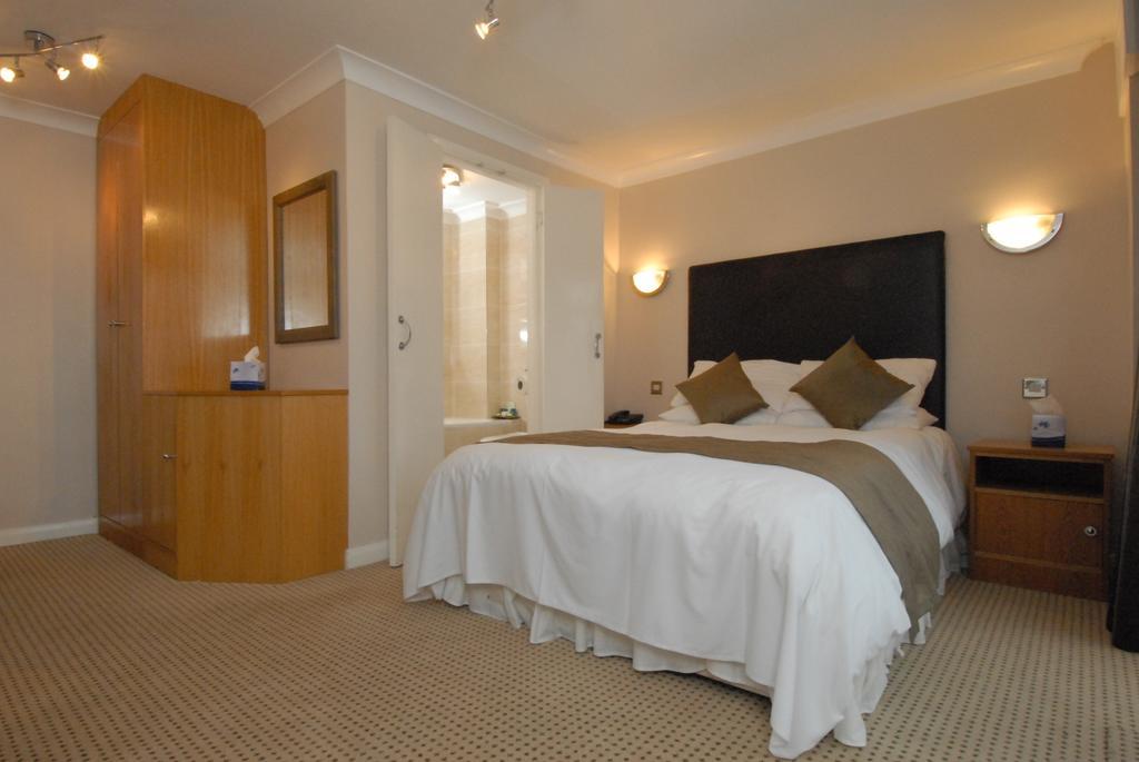 Barn Hotel London Ruislip Ngoại thất bức ảnh